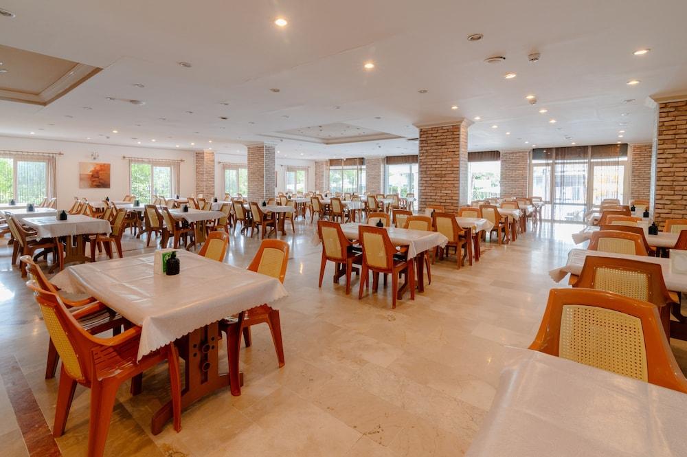Grand Hotel Derin Белдиби Екстериор снимка