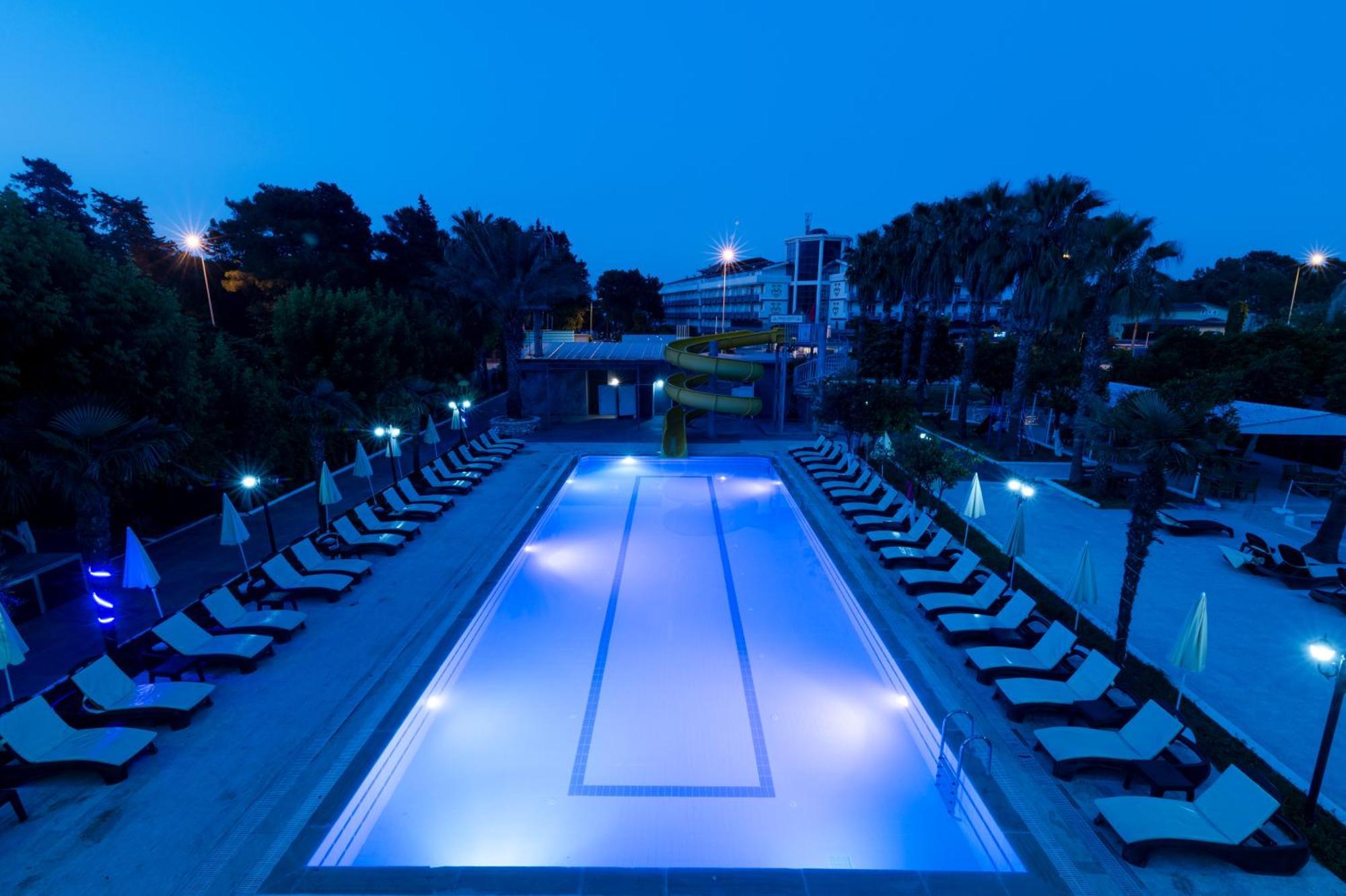 Grand Hotel Derin Белдиби Екстериор снимка