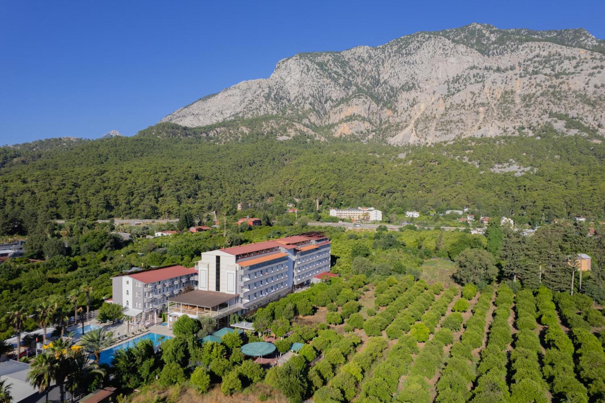 Grand Hotel Derin Белдиби Екстериор снимка